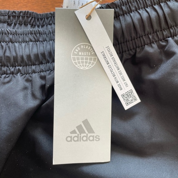 NWT Adidas Boys Swim Shorts Size XL - Picture 2 of 5